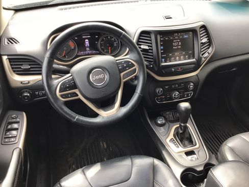 Used 2018 Jeep Cherokee Limited w/ Trailer Tow Group AWD/4WD image 13