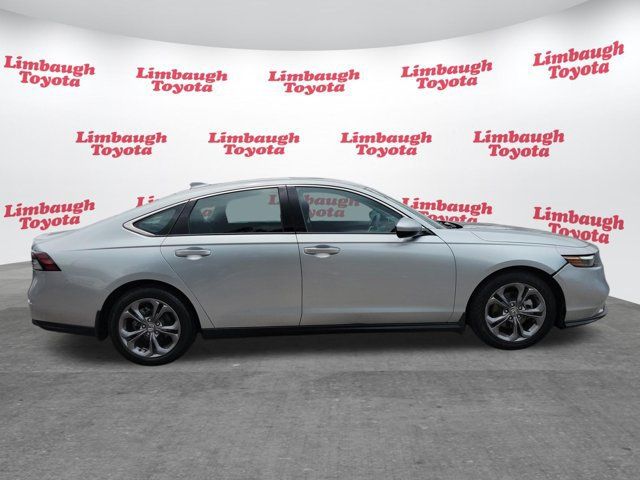 Used 2024 Honda Accord EX image 2