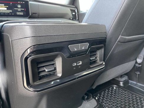 Used 2024 GMC Sierra 3500 AT4 w/ AT4 Premium Plus Package AWD/4WD image 17
