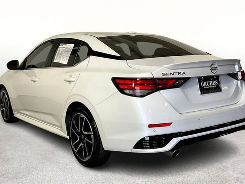 Used 2024 Nissan Sentra SR w/ SR Premium Package image 17