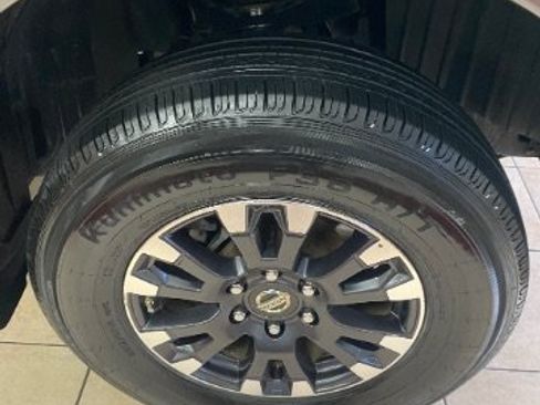 Used 2017 Nissan Titan PRO-4X w/ Pro-4x Convenience Package AWD/4WD image 30
