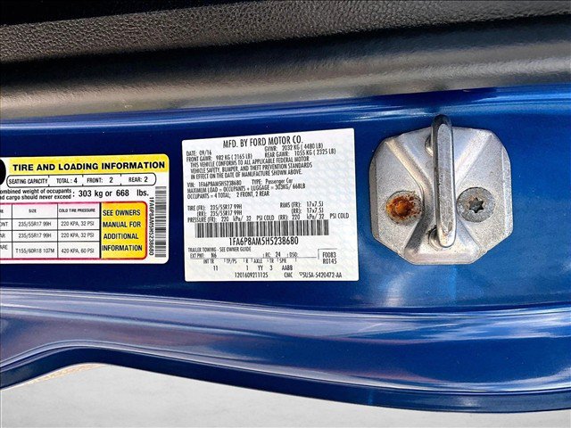 Used 2017 Ford Mustang Coupe RWD image 30