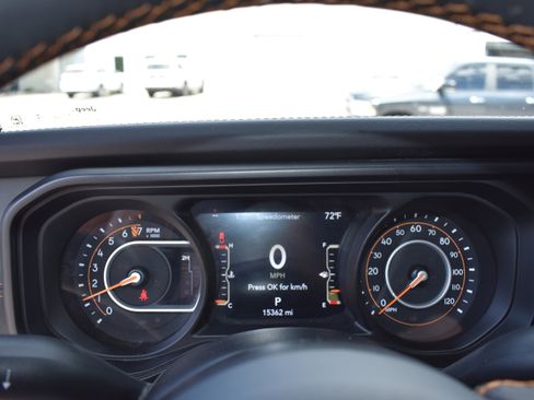 Used 2025 Jeep Gladiator Mojave image 17