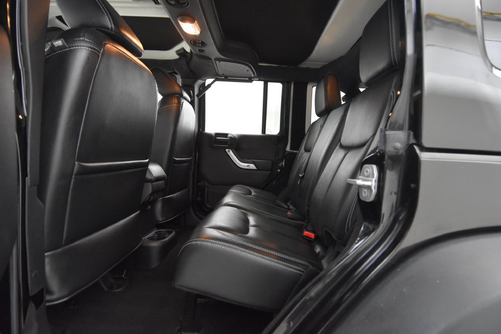 Used 2015 Jeep Wrangler Unlimited Rubicon AWD/4WD image 26
