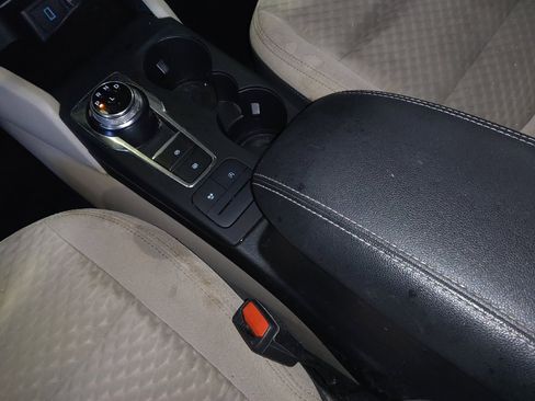 Used 2020 Ford Escape SE image 26