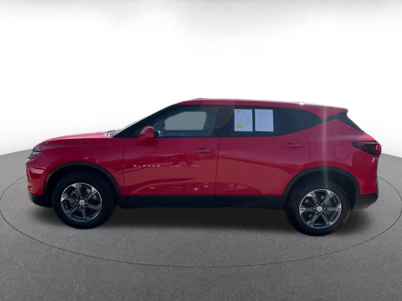 Used 2025 Chevrolet Blazer LT FWD image 8