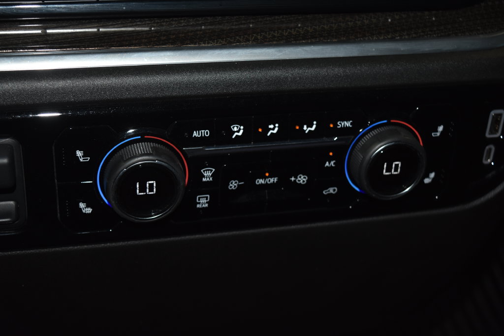 Used 2025 Chevrolet Silverado 2500 LT AWD/4WD image 13