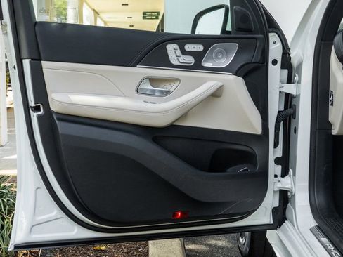 Used 2024 Mercedes-Benz GLE 53 AMG 4MATIC image 30