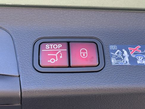 New 2026 Mercedes-Benz GLS 450 4MATIC image 14