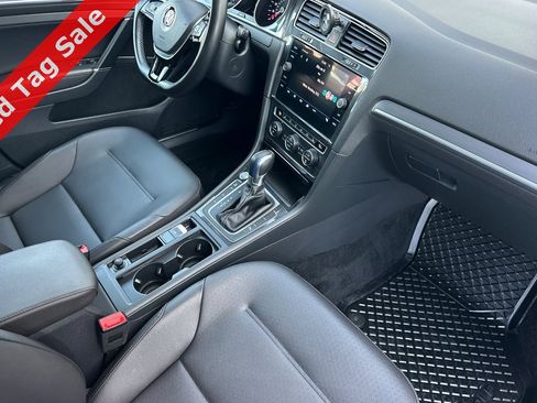 Used 2017 Volkswagen e-Golf SEL Premium image 16