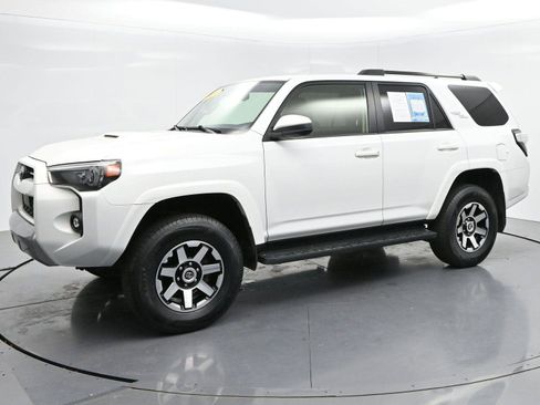 Used 2024 Toyota 4Runner TRD Off-Road image 4