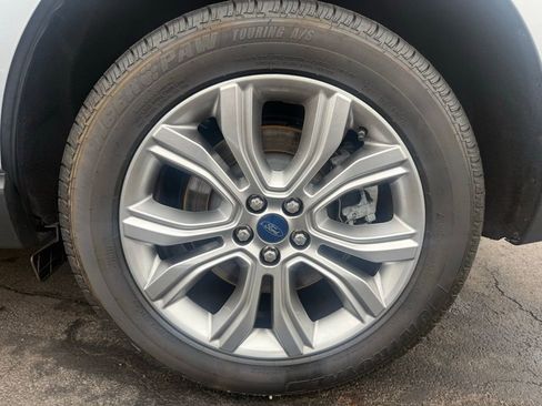 Used 2022 Ford Edge Titanium AWD/4WD image 32