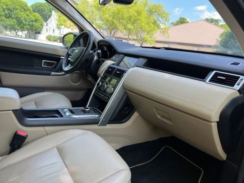 Used 2019 Land Rover Discovery Sport HSE AWD/4WD image 20