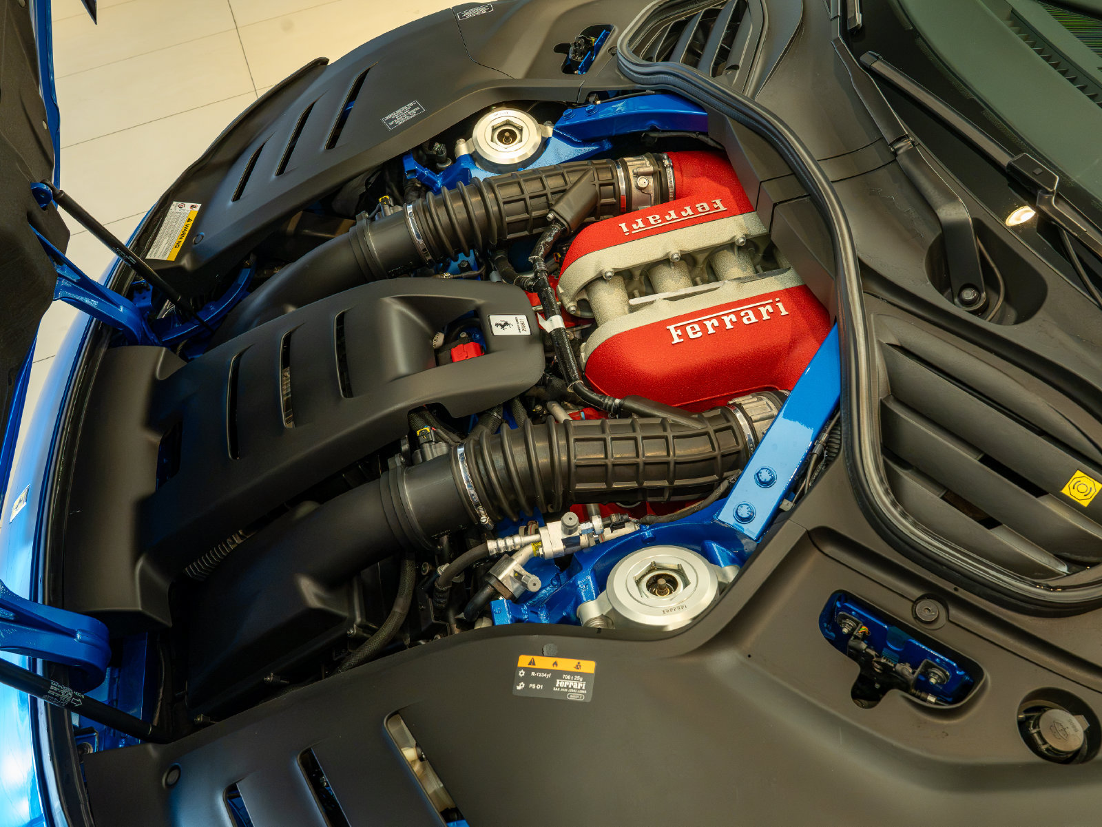 Used 2023 Ferrari Purosangue AWD/4WD image 34