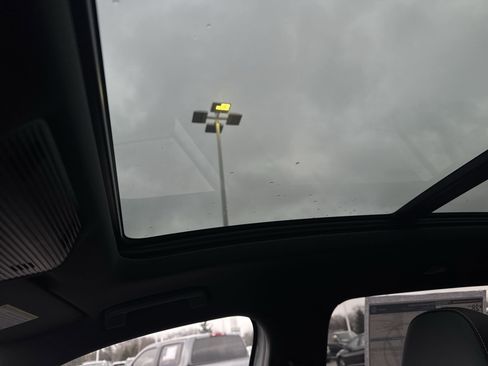 New 2026 Volkswagen Tiguan SE R-Line image 19