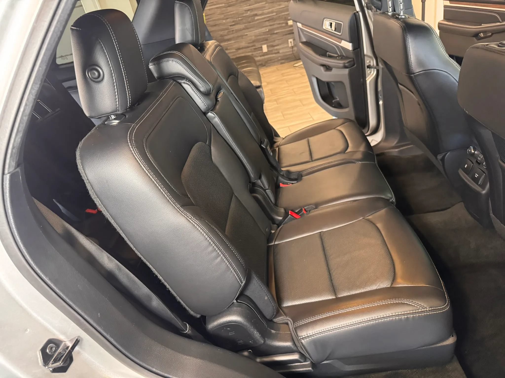 Used 2017 Ford Explorer Limited FWD image 51