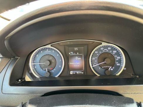 Used 2017 Toyota Camry LE FWD image 17