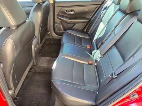 Used 2023 Nissan Sentra SR w/ SR Premium Package image 7