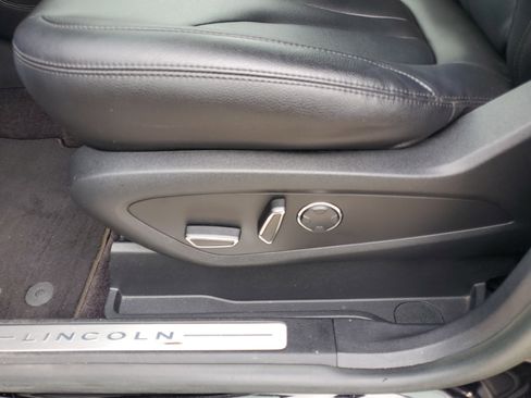 Used 2019 Lincoln MKC Premiere image 14