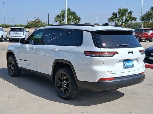 Used 2024 Jeep Grand Cherokee L Laredo RWD image 4