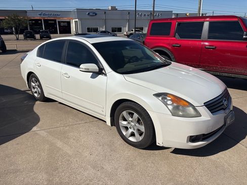 Used 2009 Nissan Altima 3.5 SL image 2