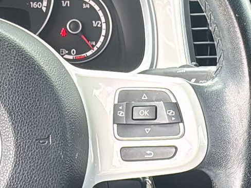 Used 2014 Volkswagen Beetle 2.5 image 17