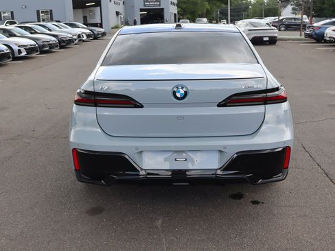 Used 2023 BMW i7 xDrive60 w/ Parking Assistance Package AWD/4WD image 6
