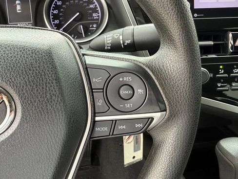 Used 2021 Toyota Camry LE image 17