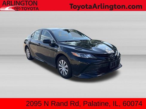 Used 2019 Toyota Camry LE FWD image 1