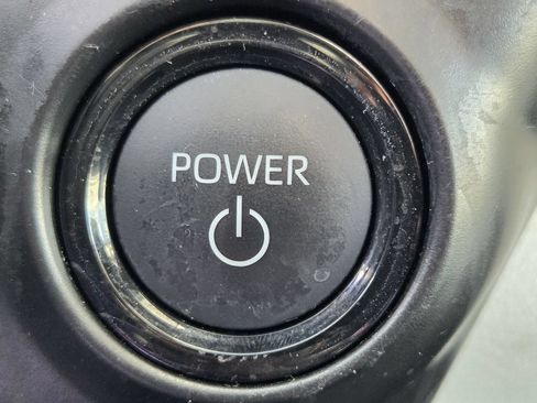Used 2026 Toyota Sienna XLE FWD image 22