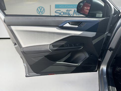 Used 2022 Volkswagen Taos SE image 19