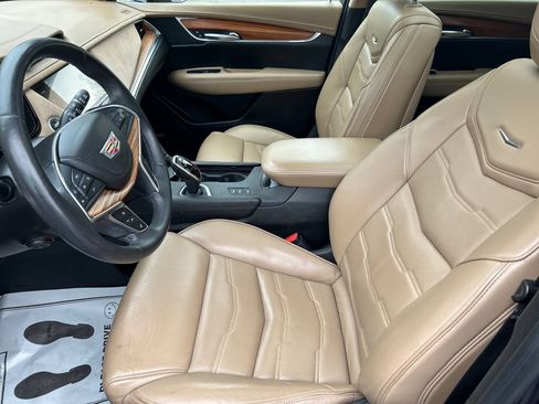 Used 2018 Cadillac XT5 Platinum w/ Driver Assist Package AWD/4WD image 11