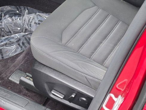 Used 2017 Ford Fusion SE w/ Fusion SE Technology Package image 19