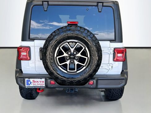 Used 2024 Jeep Wrangler Unlimited Rubicon w/ Technology Group AWD/4WD image 6