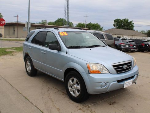 Used 2008 Kia Sorento 4WD image 2