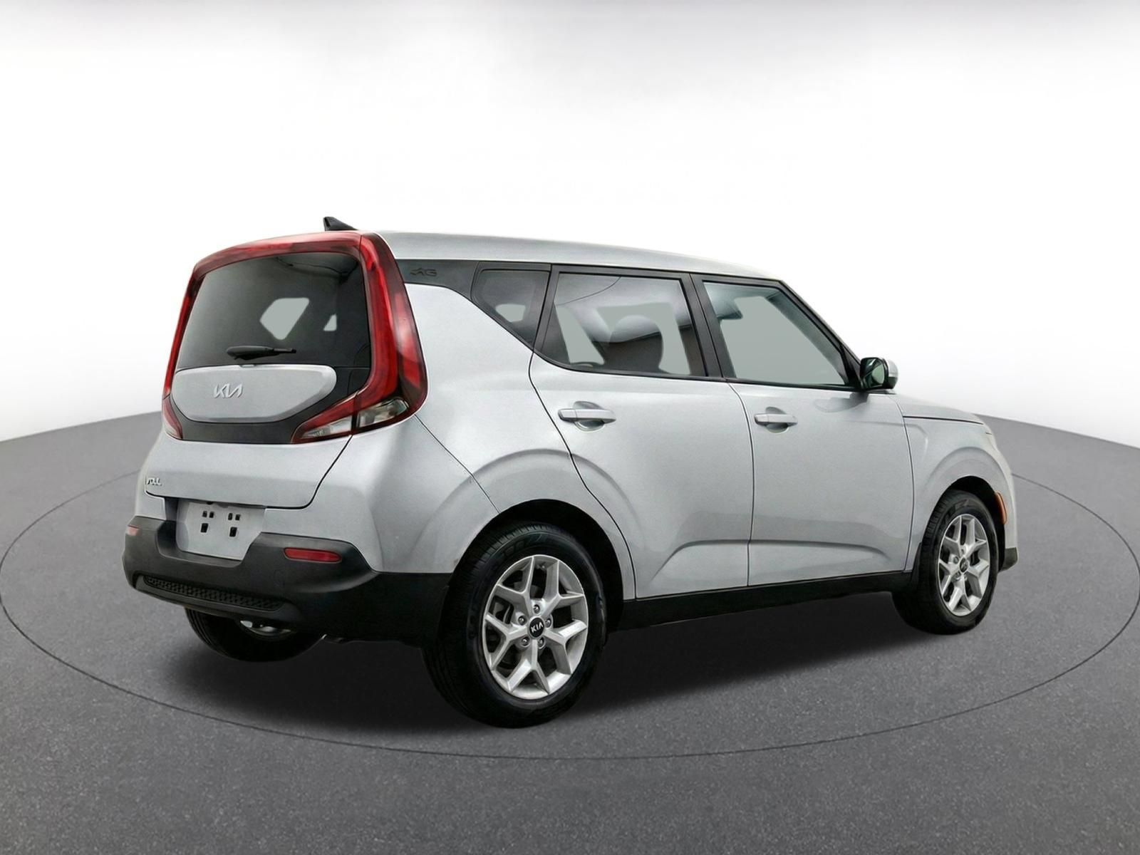 Used 2025 Kia Soul LX w/ LX Technology Package FWD image 8