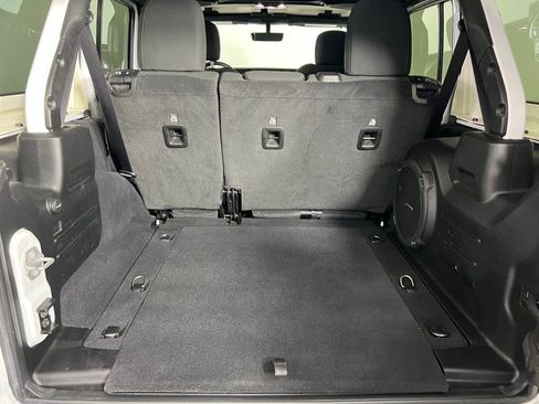 Used 2022 Jeep Wrangler Unlimited Sport image 28