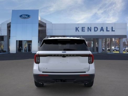 Used 2026 Ford Explorer Active AWD/4WD image 5