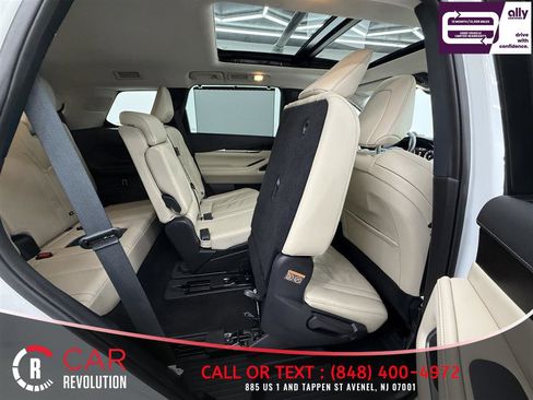 Used 2023 INFINITI QX60 Sensory w/ Cargo Package image 49