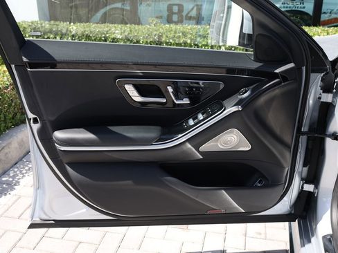 Used 2023 Mercedes-Benz S 500 4MATIC w/ AMG Line image 11