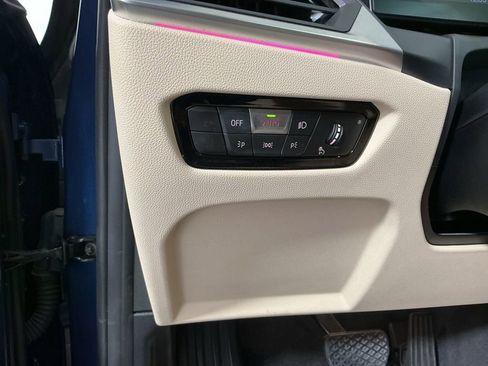 Certified 2023 BMW 330i Sedan w/ Convenience Package image 19