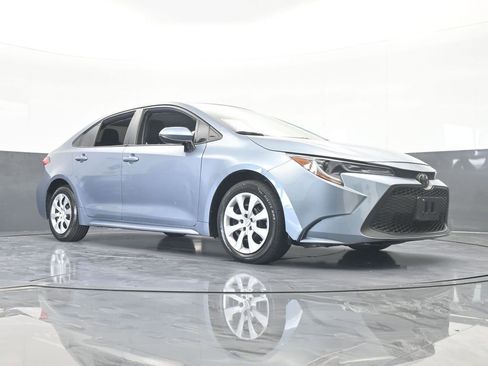 Used 2021 Toyota Corolla LE image 58