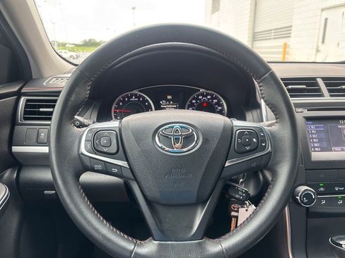 Used 2017 Toyota Camry SE FWD image 18