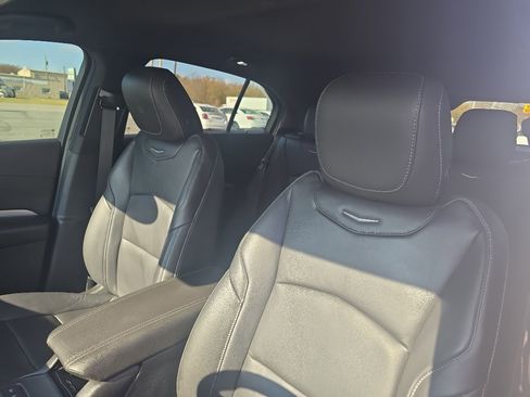 Used 2022 Cadillac XT4 Premium Luxury w/ Cold Weather Package image 10