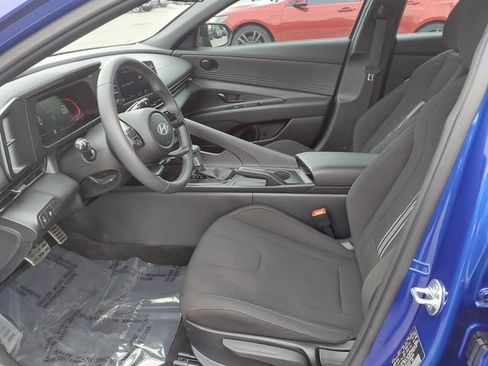 Certified 2025 Hyundai Elantra Sport FWD image 10