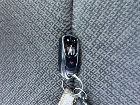 Used 2025 Buick Encore GX Preferred AWD/4WD image 21