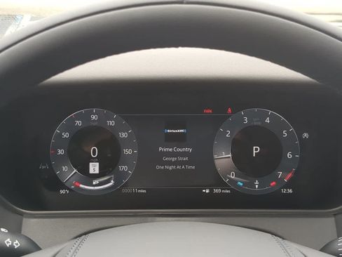 New 2026 Land Rover Range Rover Velar Belgravia AWD/4WD image 36