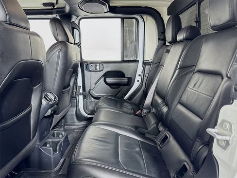 Used 2021 Jeep Gladiator Sport image 14