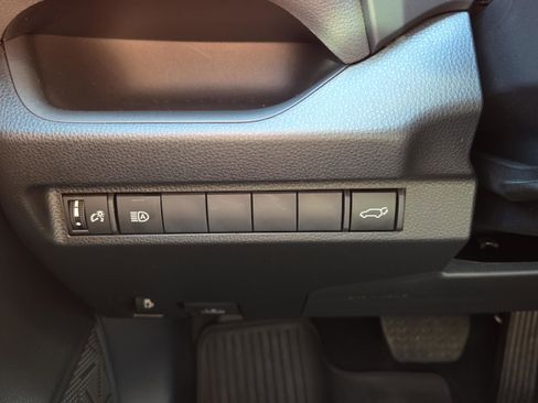 Certified 2025 Toyota RAV4 SE image 25