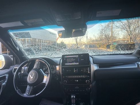 Used 2023 Lexus GX 460 Premium image 9